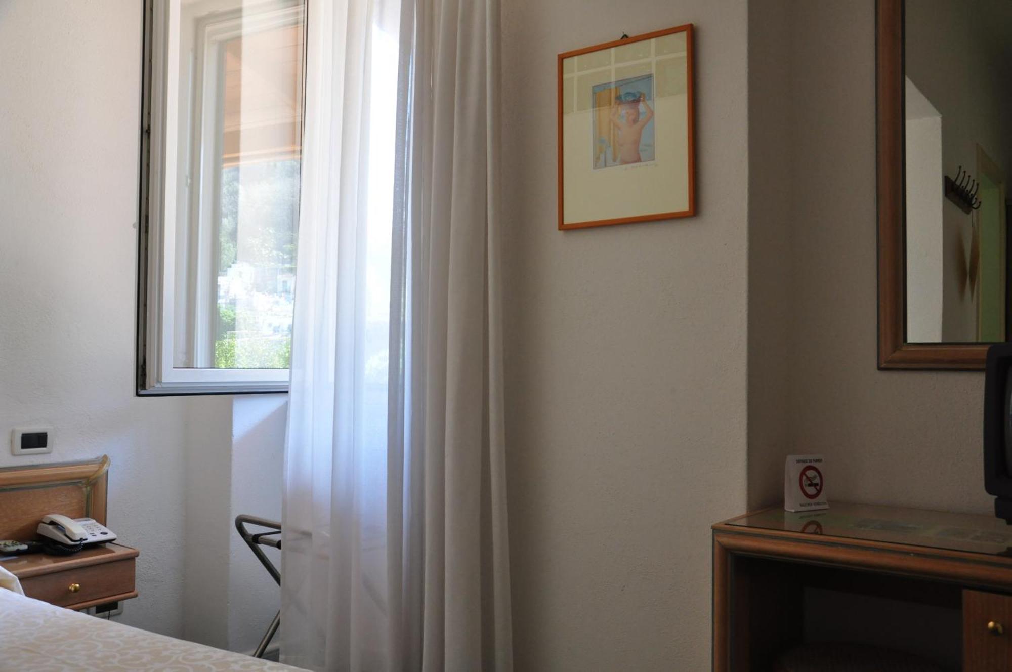 Hotel La Marticana Ischia Oda fotoğraf
