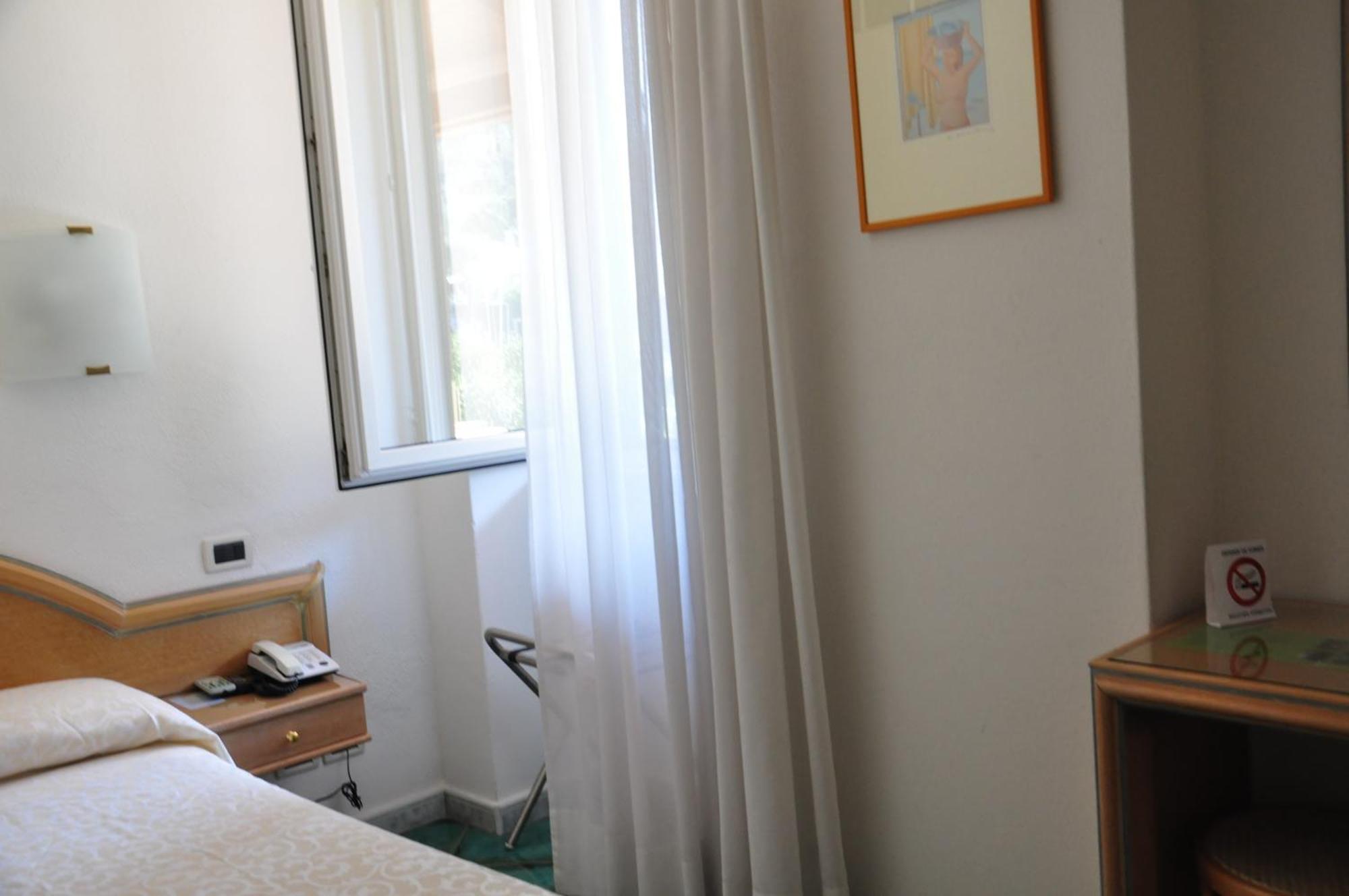 Hotel La Marticana Ischia Oda fotoğraf